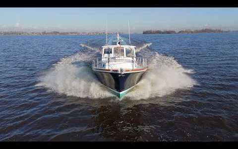 Kommen Sie an Bord der Grand Banks Eastbay 38 HX 'FRIDAY HARBOR' – Komplette Jacht-Tour! 