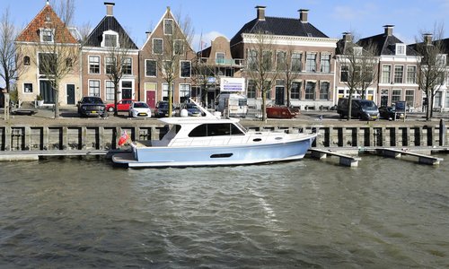 Internationale pers test de Eastbay 44 bij Mariteam Yachting.